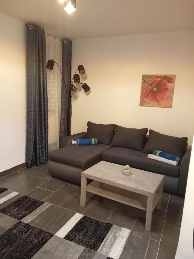 Klosterappartment Modling Buitenkant foto